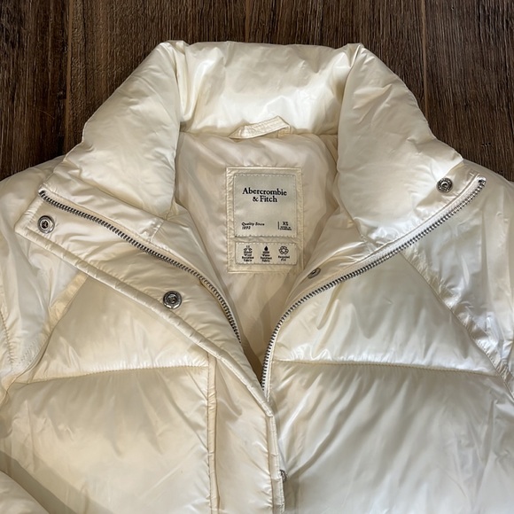 Abercrombie & Fitch | Oversized Utility Puffer (off white) - Picture 3 of 4
